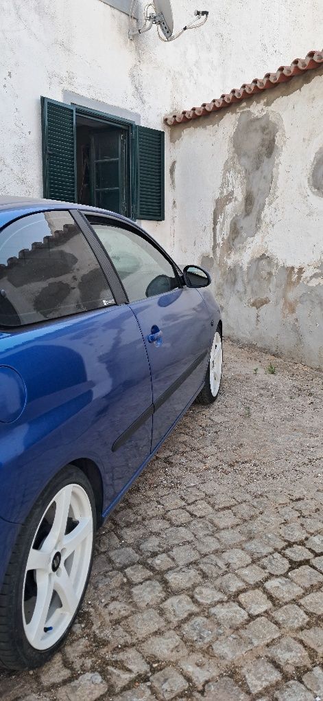 Vendo Seat 6l impecável.