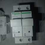 Разъединитель Предохранителей Schneider Electric STI, 2P,20A,8x31