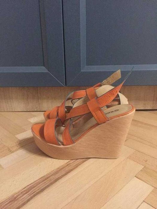 Женские босоножки Ronzo