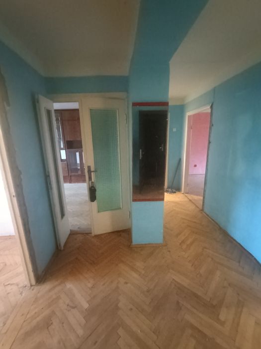 Продаж Квартири на 2 поверсі 3 кімнати