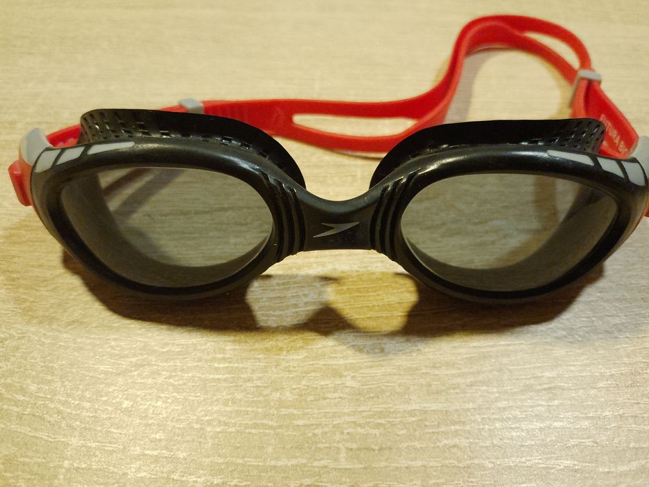 Окуляри для плавання