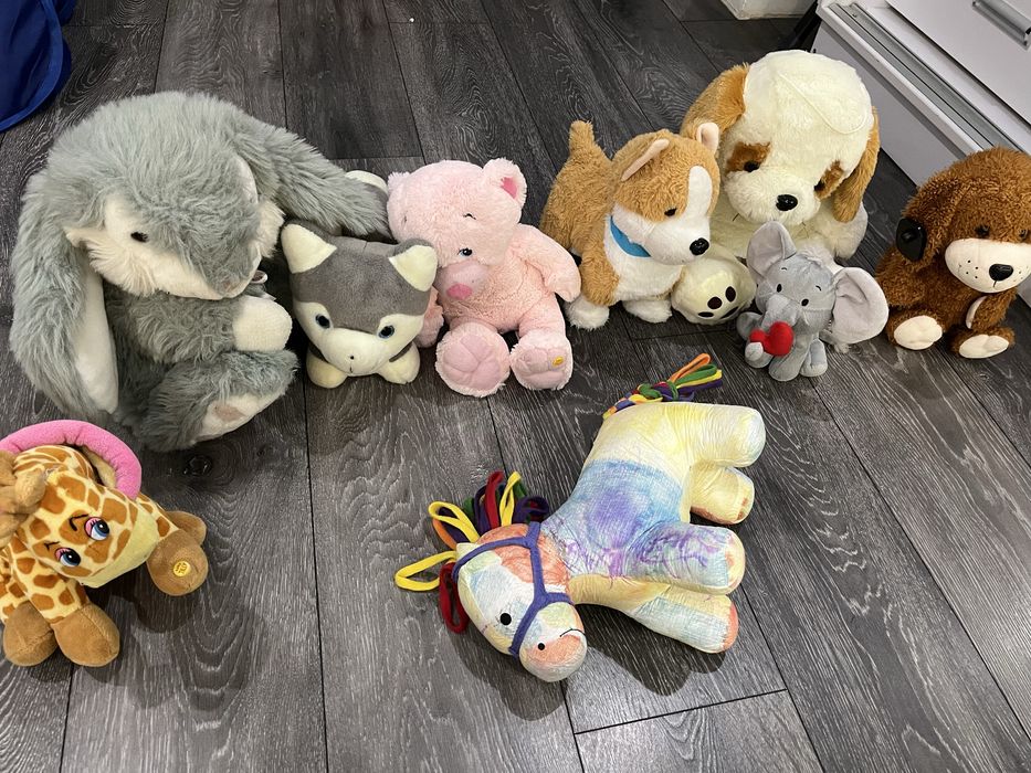 Лот мяких іграшок