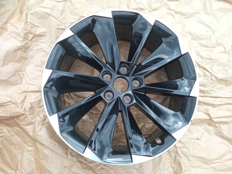 Felga 19 Skoda Superb III 3V0 Oryginał 2023