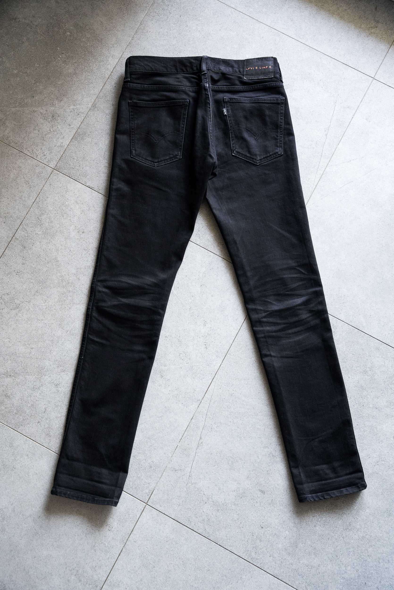 Czarne jeansy Levi's Line 8 - rozmiar 30/34