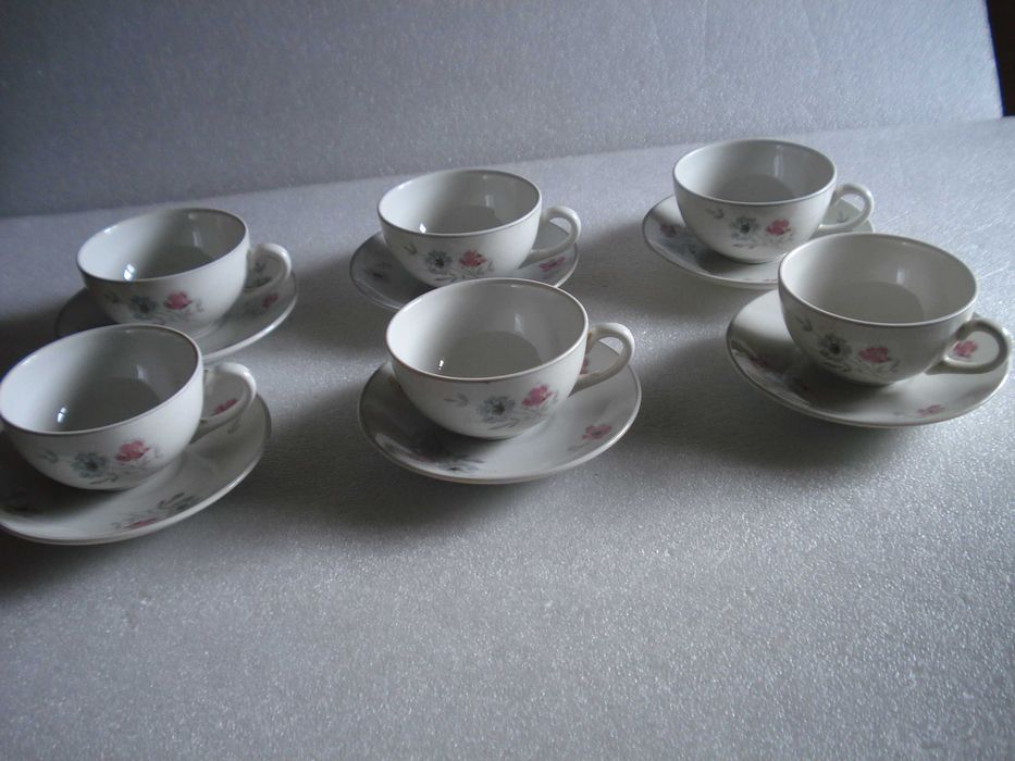 Antigo Conjunto de chá 6 chávenas e 6 pires marca Candal Porcelanas