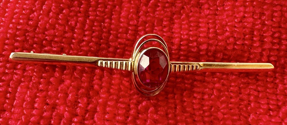 Золотая брошь с фианитом из красного золота 583 проба