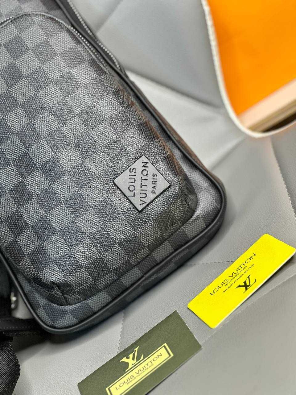 Мужская сумка-слинг Louis Vuitton Чоловіча сумка через плече