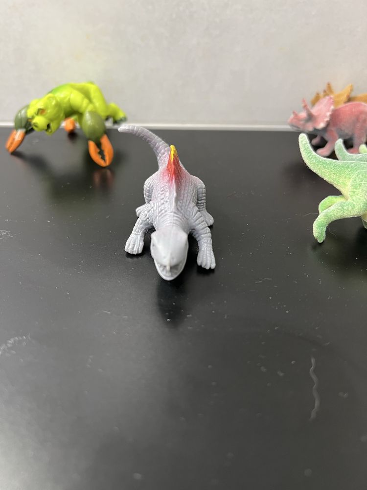 Conjunto de 18 miniaturas de dinossauros