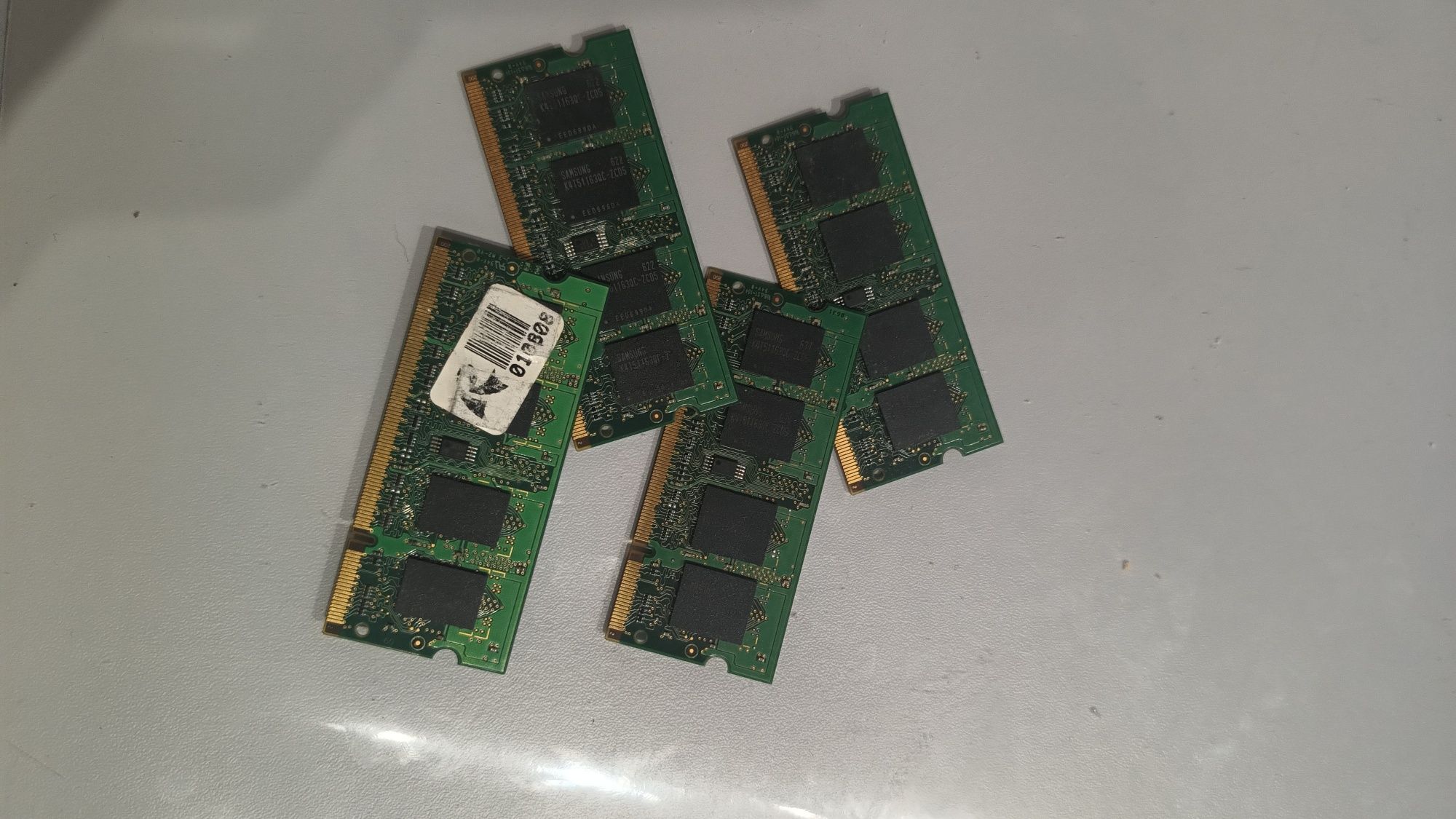 Оперативна пам'ять для ноутбука. DDR2 512Mb 2Rx16 PC2-4200S-444-12-A3