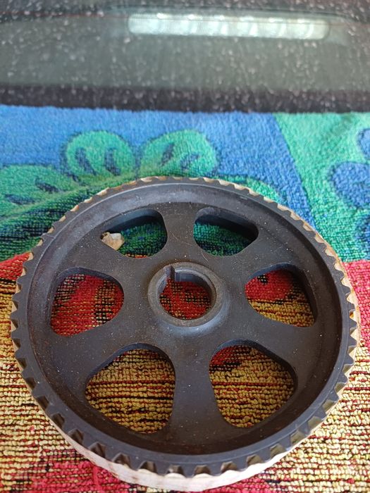 Продам шестерню распрдвала