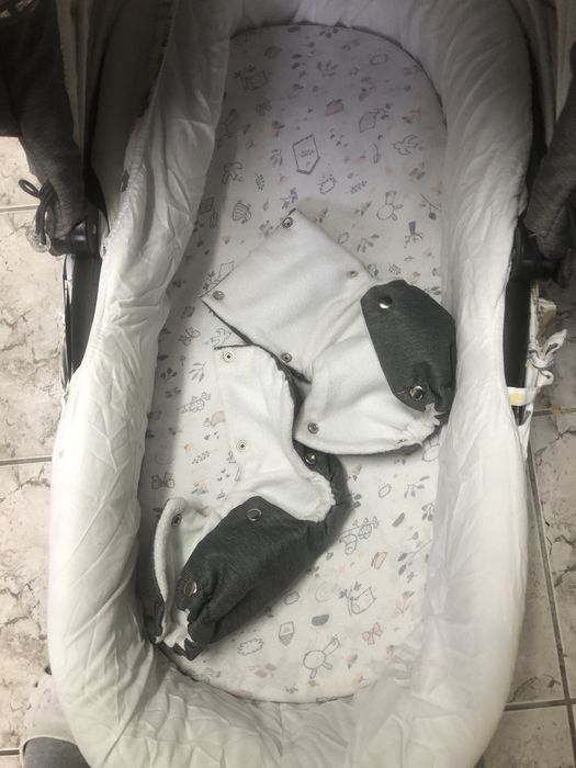 Wózek dziecięcy Adamex  Vicco 2 w 1. Kolor biało szary