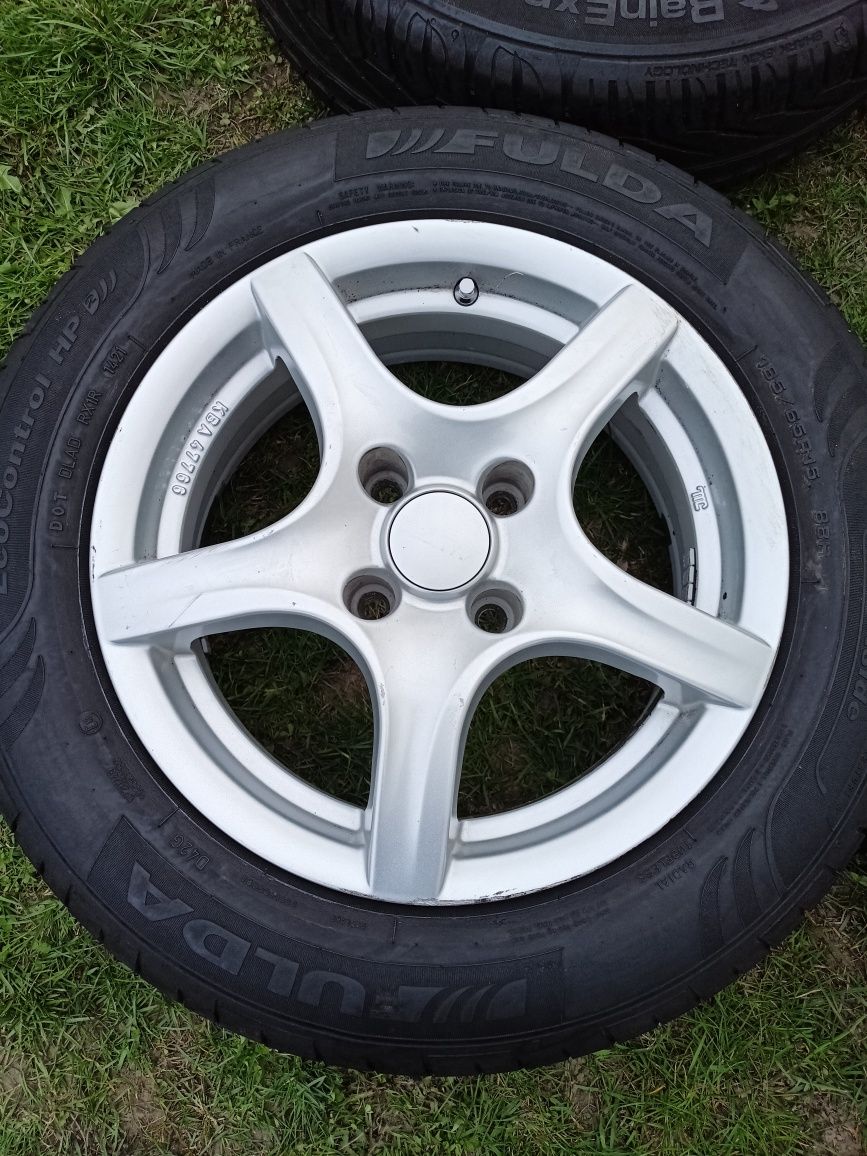 Sprzedam felgi 15"  4x108 z oponami 185/65