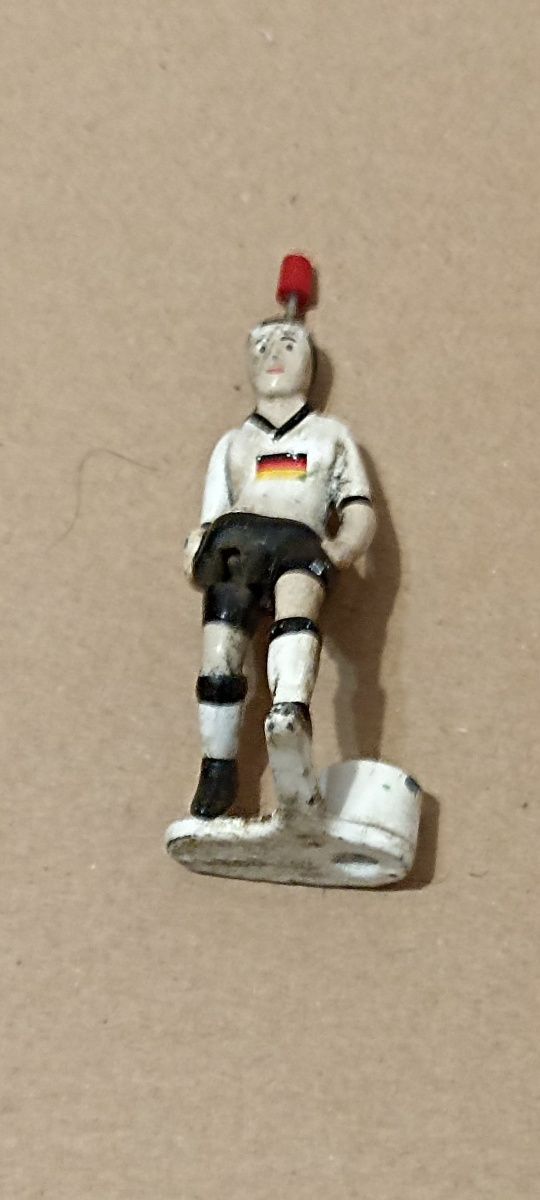 Metalowa figurka niemieckiego piłkarza TIPP KICK WM mistrzostwa 1990
