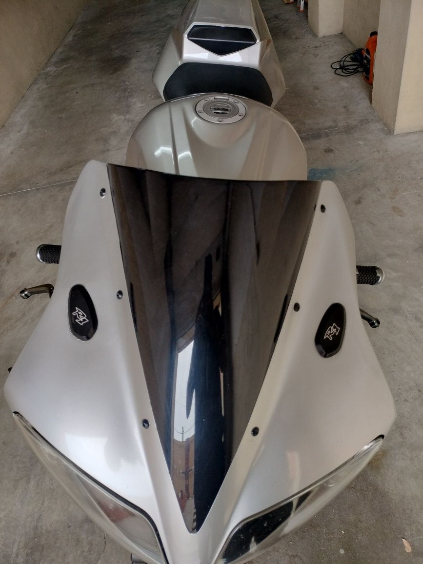 Mota Yamaha YZF R1