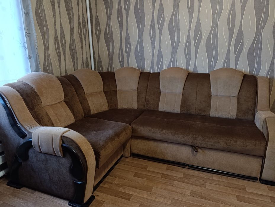 Кутовий розкладний диван в гарному стані