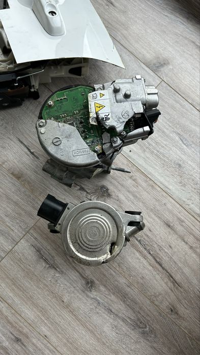 Компресор кондиціонера, помпа на  гібрид Ford escape mk4