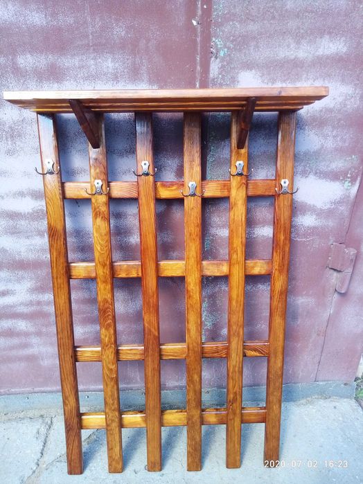 Продам деревянную вешалку