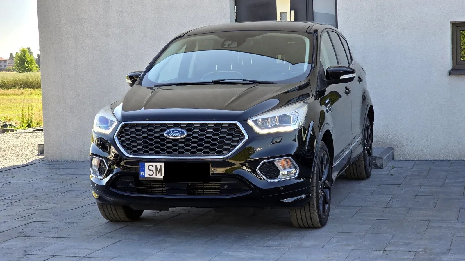 Ford Kuga VIGNALE_4x4_180KM_Black Edition_Kamera_Bi-Xenon_Nawigacja_Android_SONY