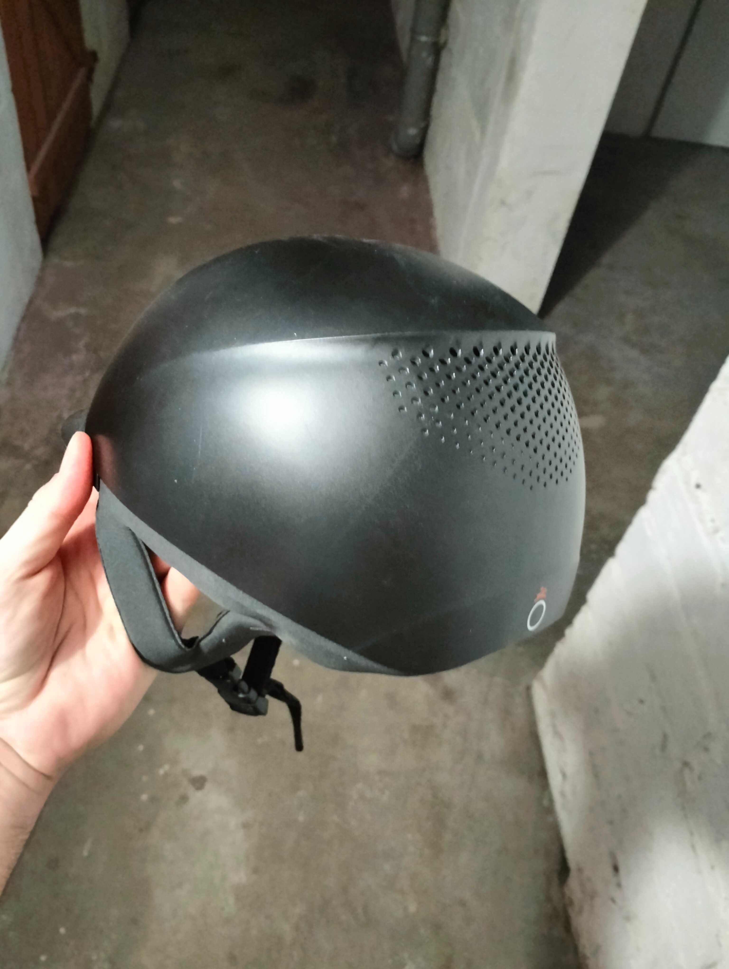 Zestaw jeździecki Fouganza (kask ochraniacz sztyblety nalydniki)