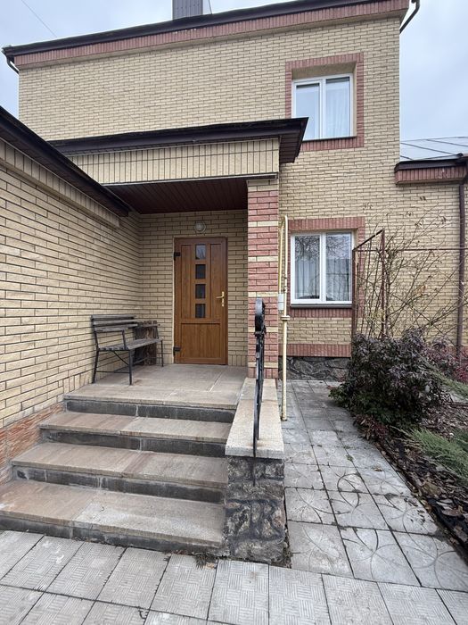 Будинок Слобода заходь та живи