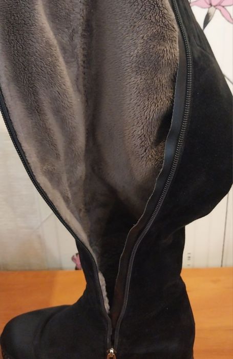 Продам женские замшевые (кожа) зимние сапоги -  ботфорты Fabio Monelli