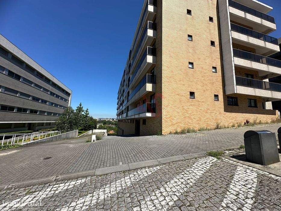 Lugar de garagem com 16 m2 em Azurém, Guimarães