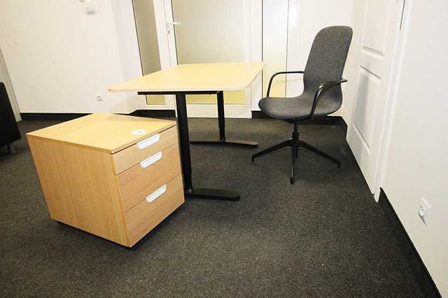 Zestaw biurowy - biurko, krzesło, kontener
