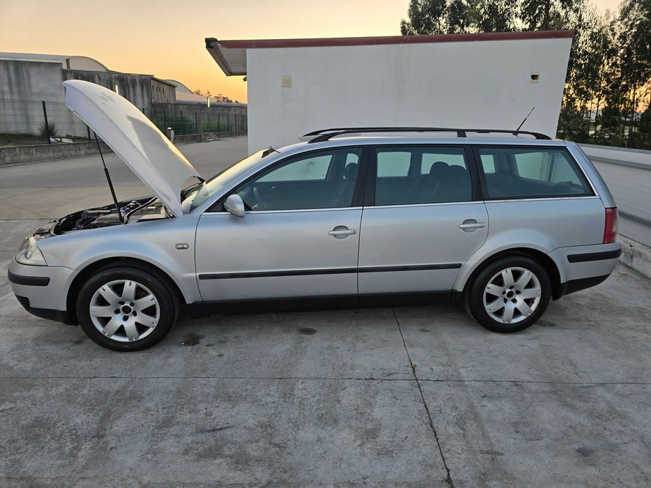 Passat Variant 1.9 TDI PD130cv em ótimo estado com teto de abrir