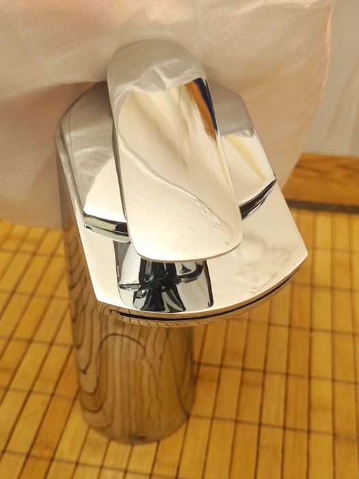 Bateria Umywalkowa Nablatowa Stojąca Wysoka 28cm Typu WODOSPAD - Chrom