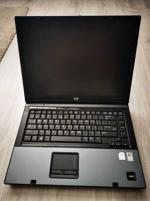 Laptop uszkodzony HP Compaq 6710b + stacja dokująca