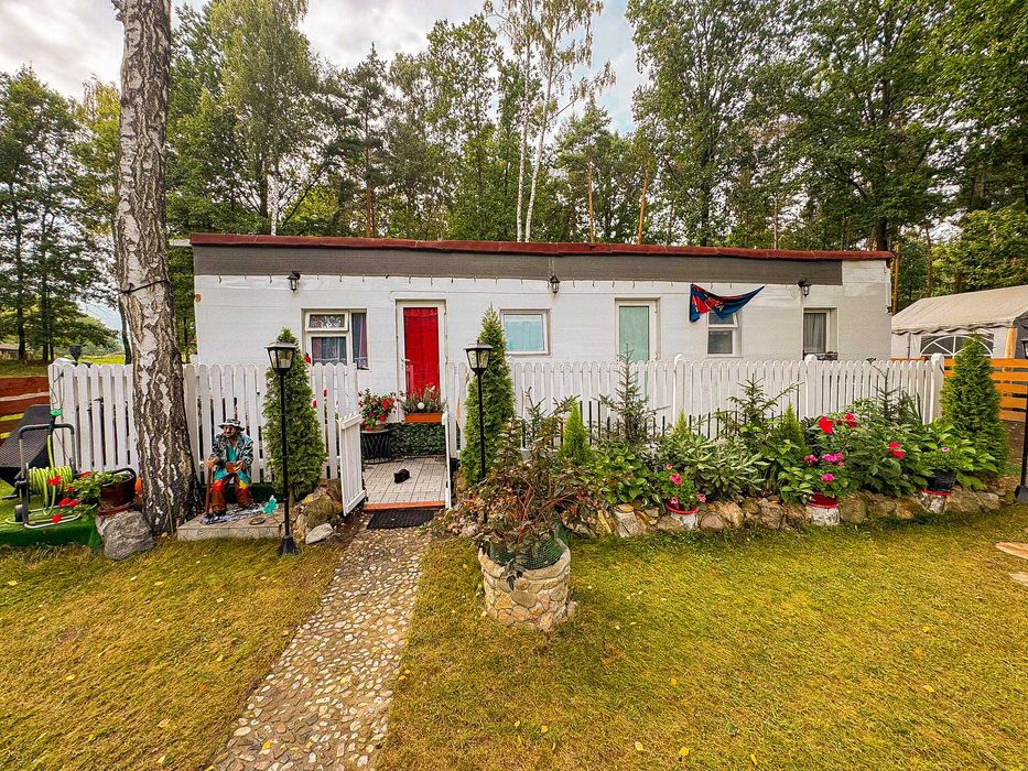 Domek angielski całoroczny – przyczepa kempingowa 11×3,70 m