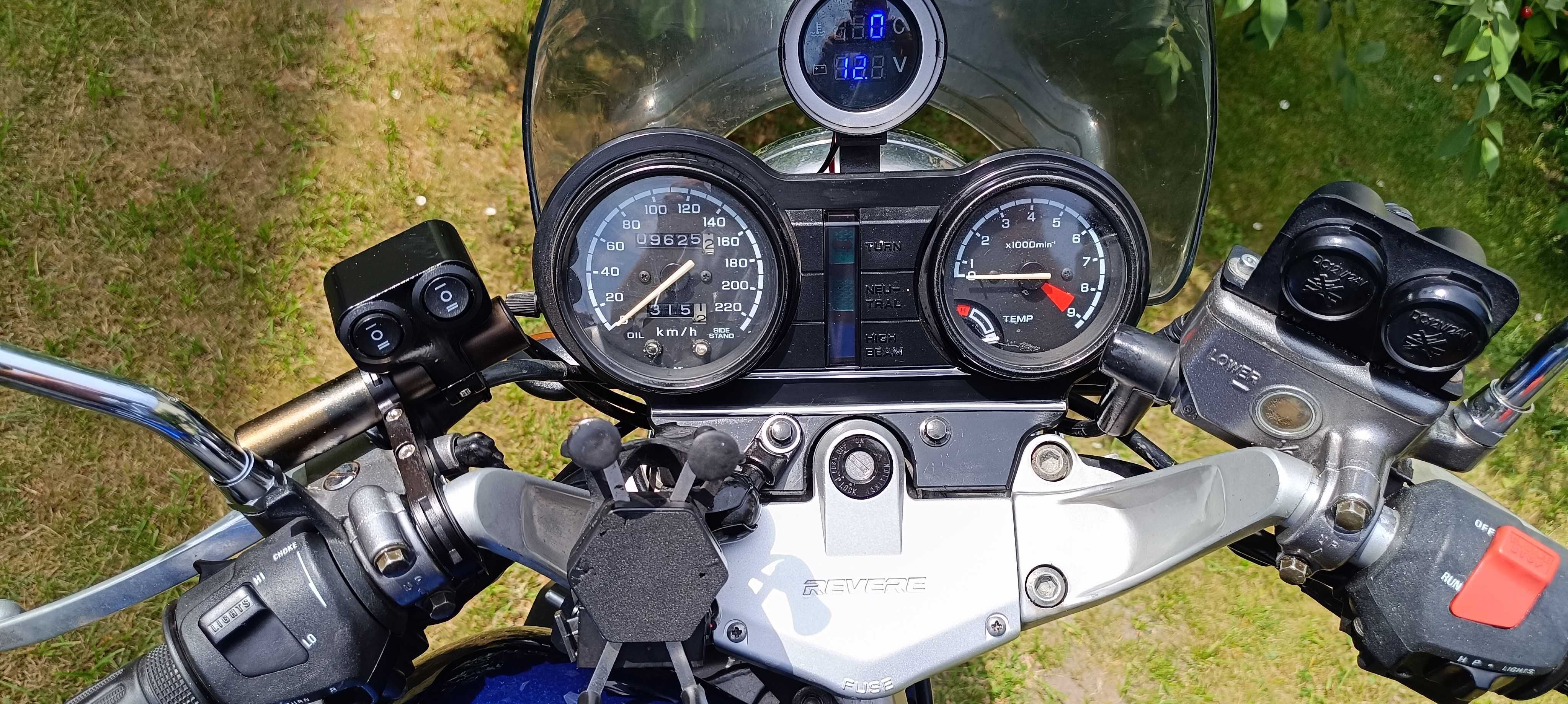 Motocykl Honda Revere 650 NTV RC33