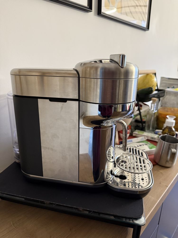 Ekspres do kawy Sage Nespresso Vertuo creatista
