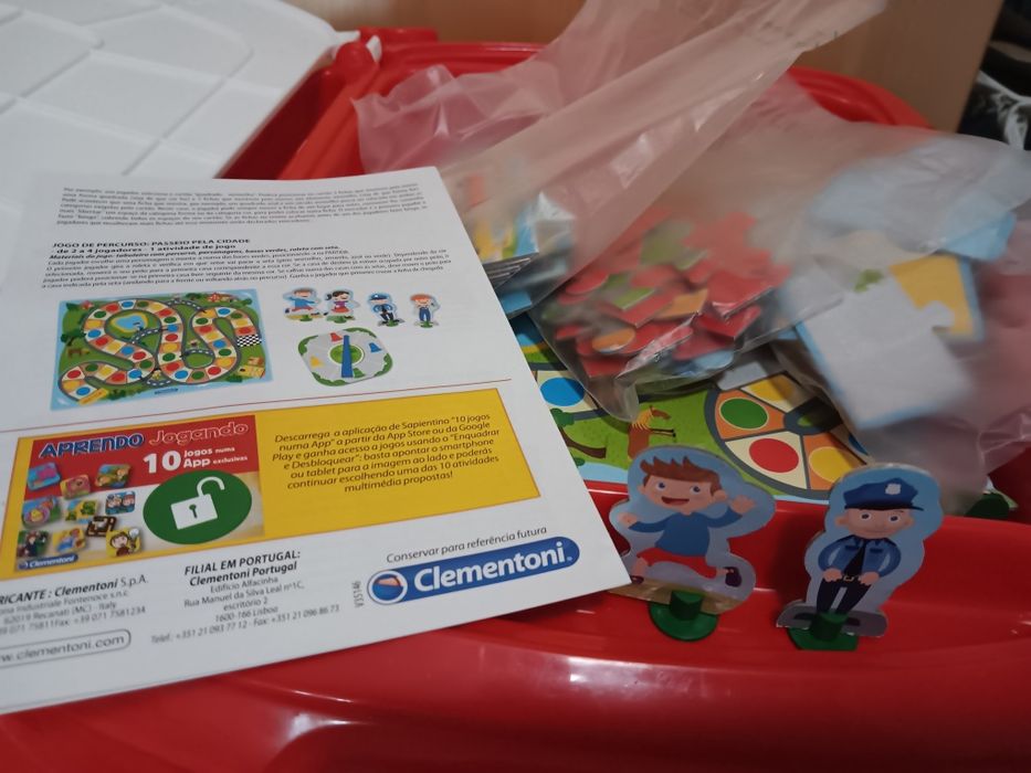 Mesa Infantil Clementoni Dobrável c/ atividades