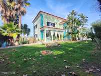 Moradia De Luxo Com 14.000M2 De Terreno Em Colares