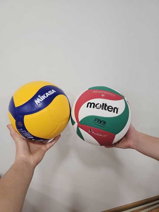 волейбольні м'ячі