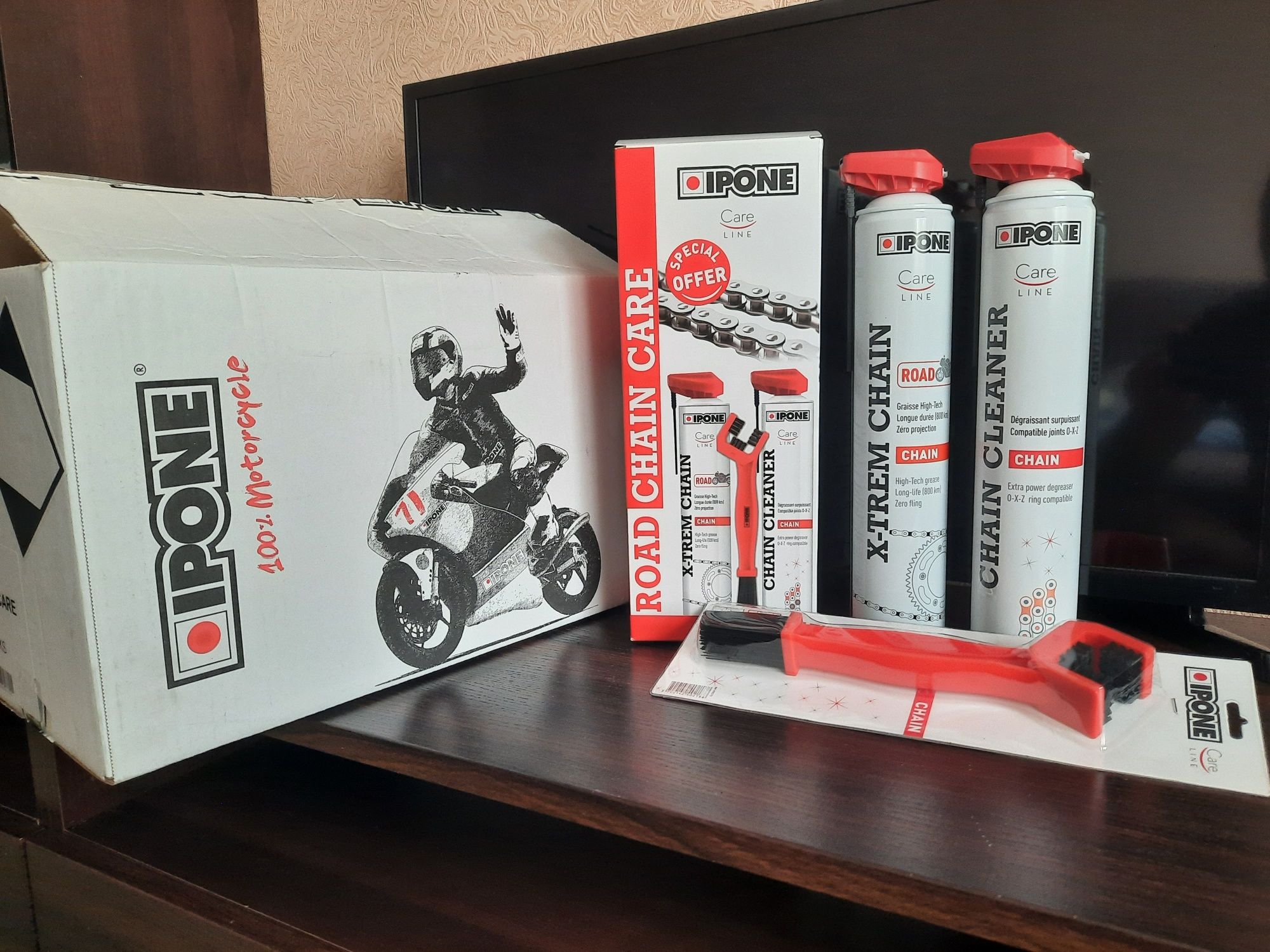 Комплект для цепи IPONE OFF-ROAD CHAIN CARE Смазка + Очиститель+ Щетка