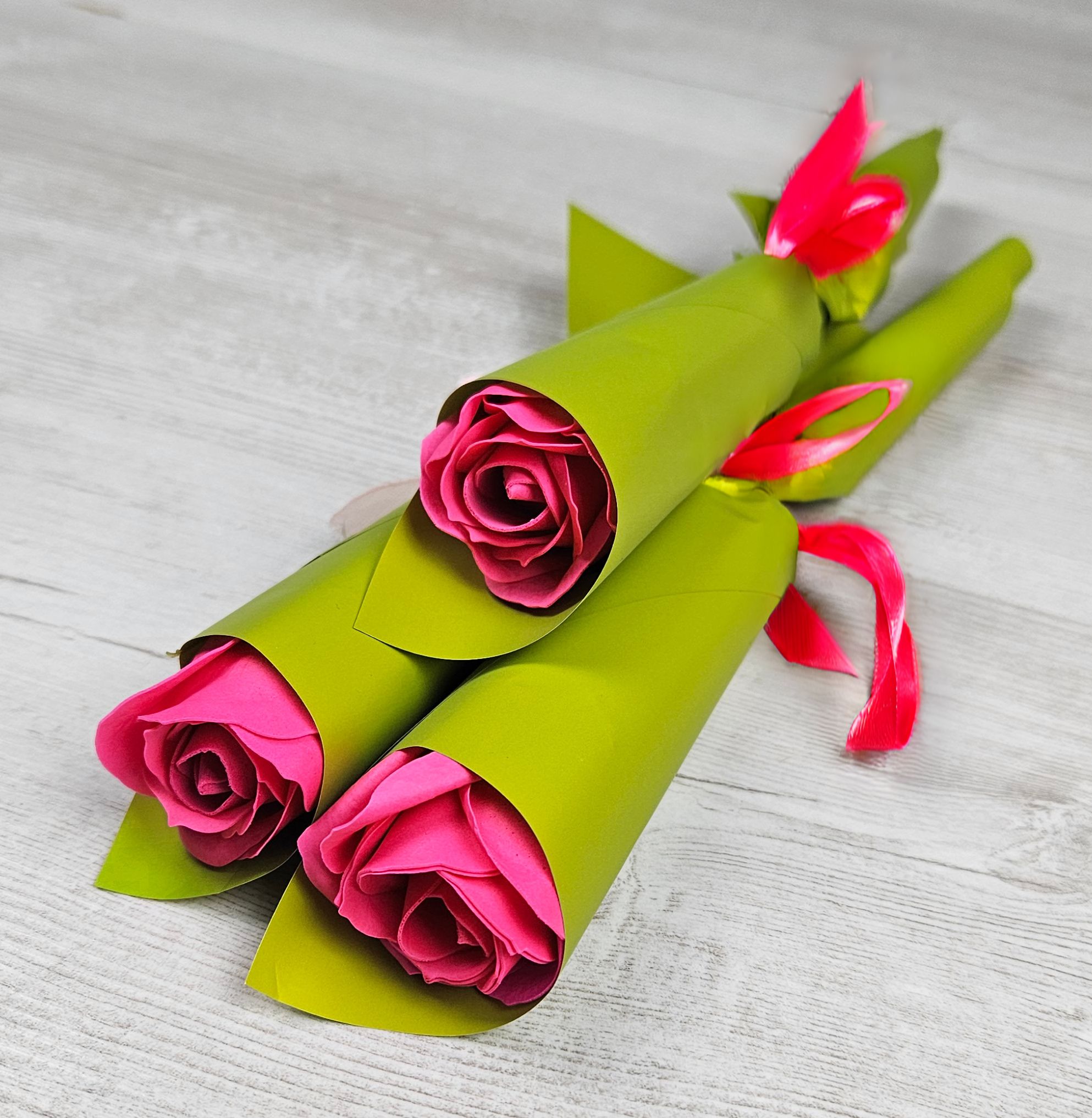 różowa/fuksjowa dekoracyjna róża z mydełk
