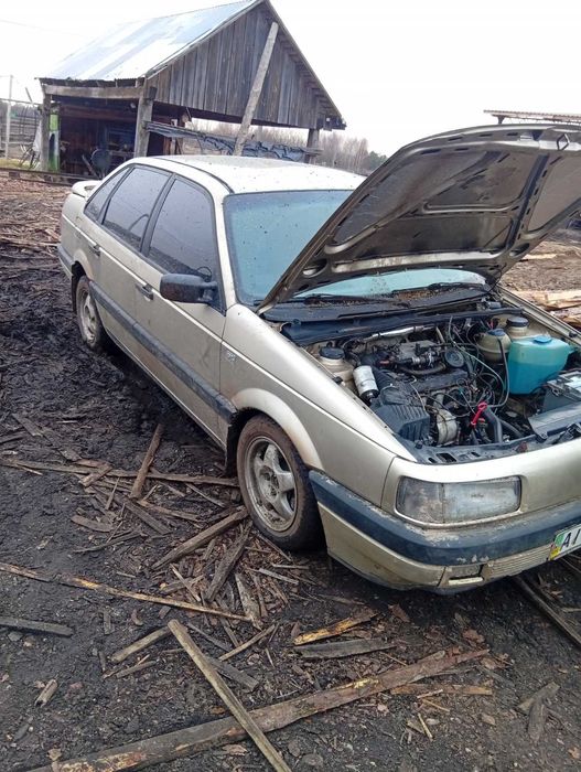 Розборка Volkswagen Passat B3 GL 1.8 інжектор бензин седан фольцваген