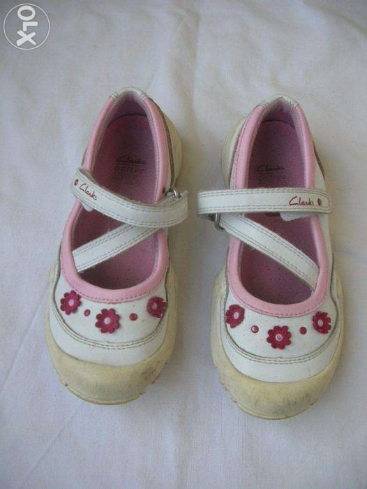 Półbuty dziewczęce Clarks Active Air rozmiar 9,5 F, dł wkładki 17,5 cm
