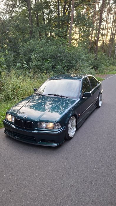 BMW E36 M52B20 sedan
