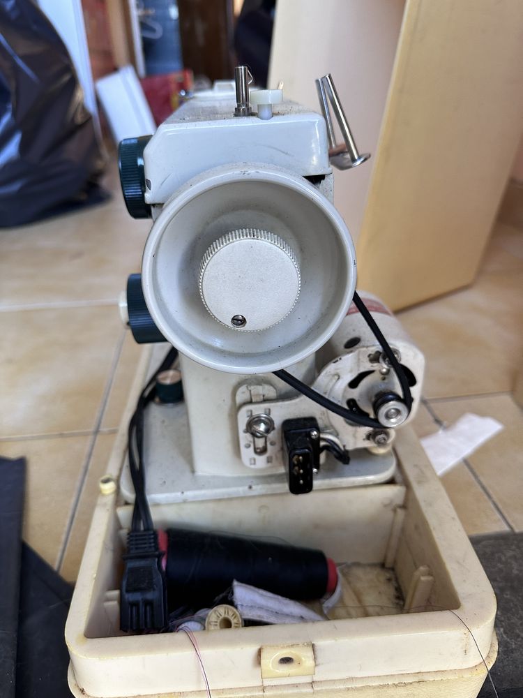 Maquina de costura com base Mellior