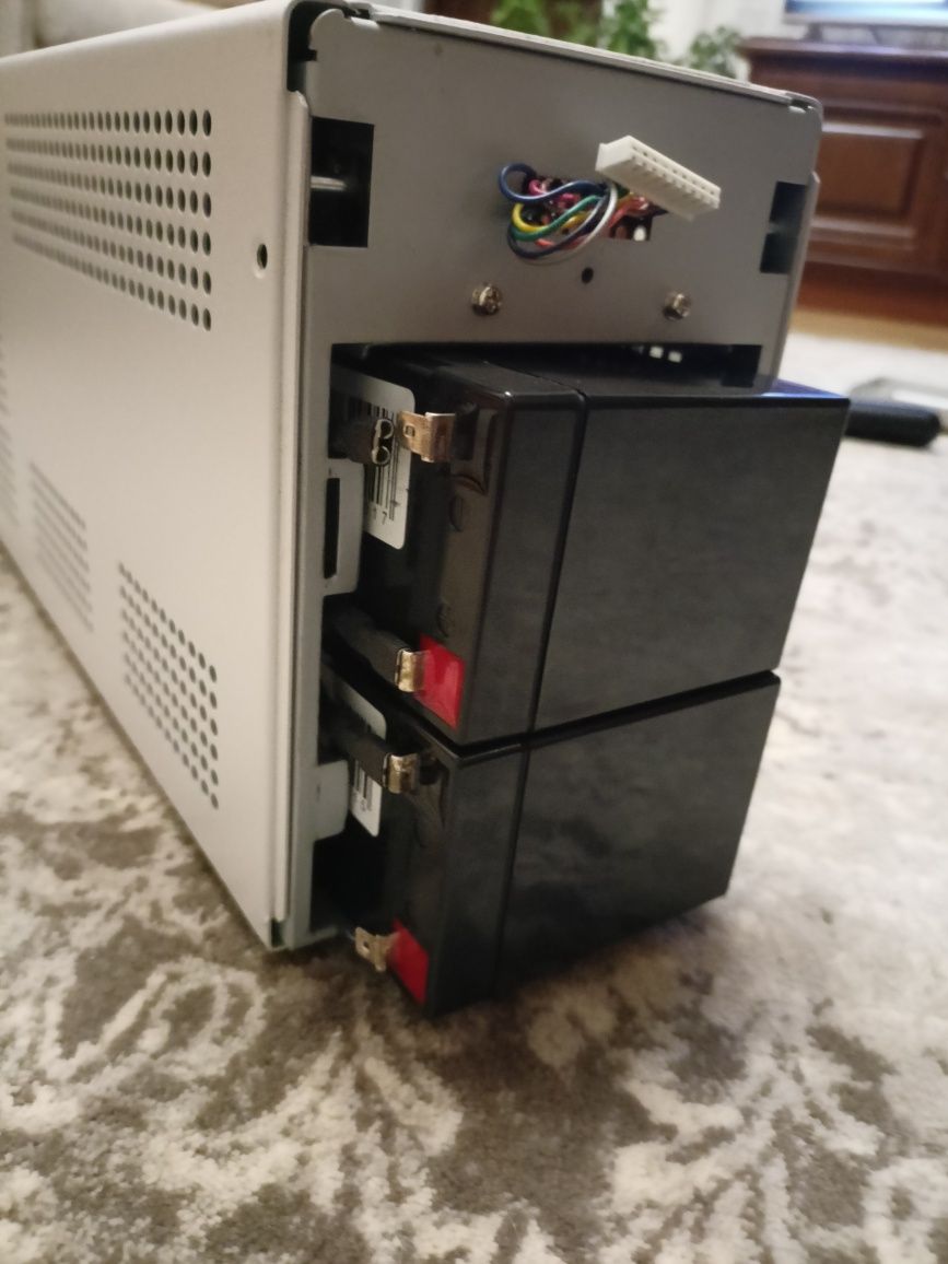 Джерело безперебійного живлення Powercom KIN-1500AP (900Вт)