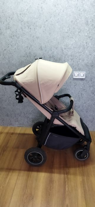 Прогулянкова коляска Carrello Bravo Air