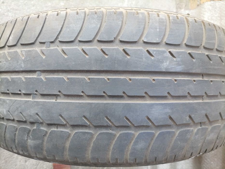 Продам покрышку R 16 б/у. Без пробега. 1 шт. 205/55.