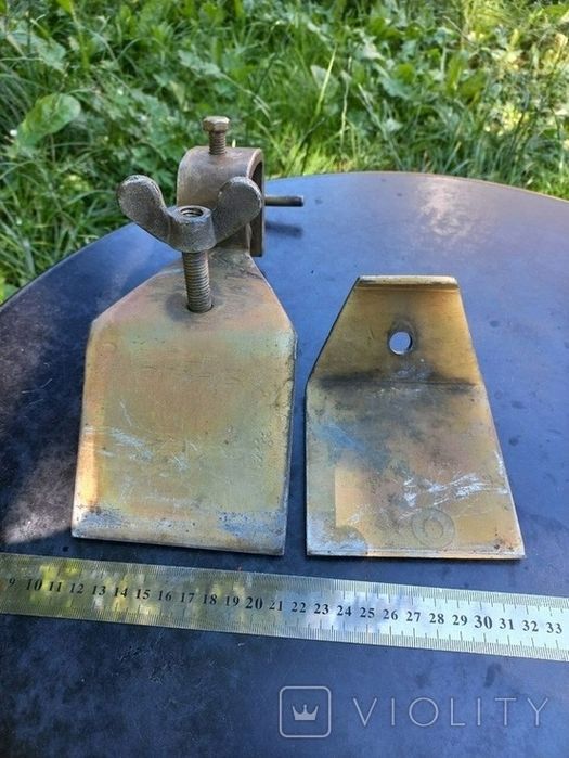 Клещ универсальный . Молоток кувалда кирка , тиски инструмент