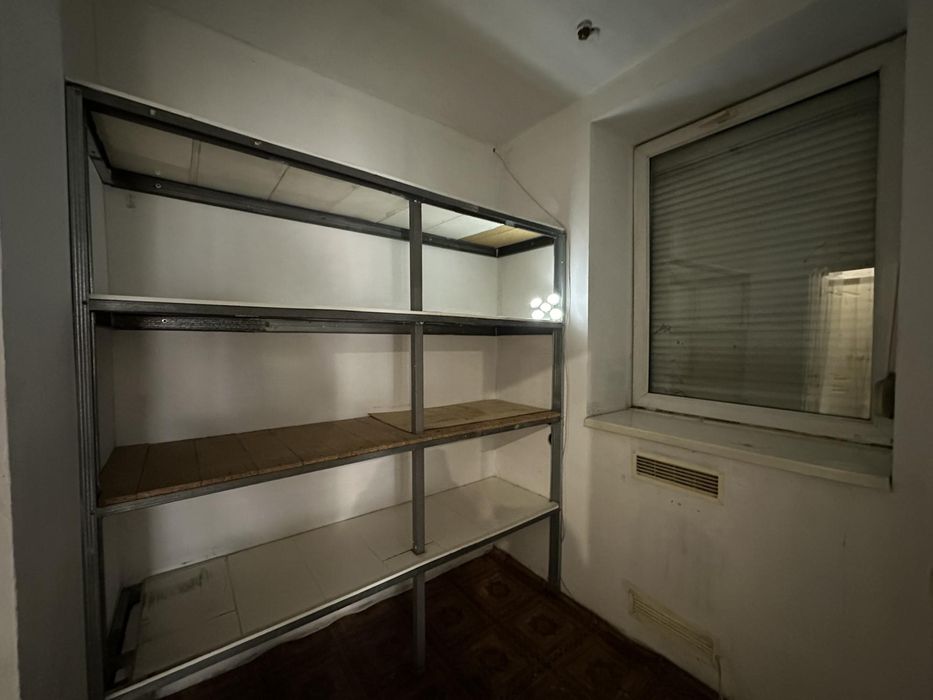 Власник приміщення 42.7м² фасад центр вул. Левка Лук'яненка 3/27