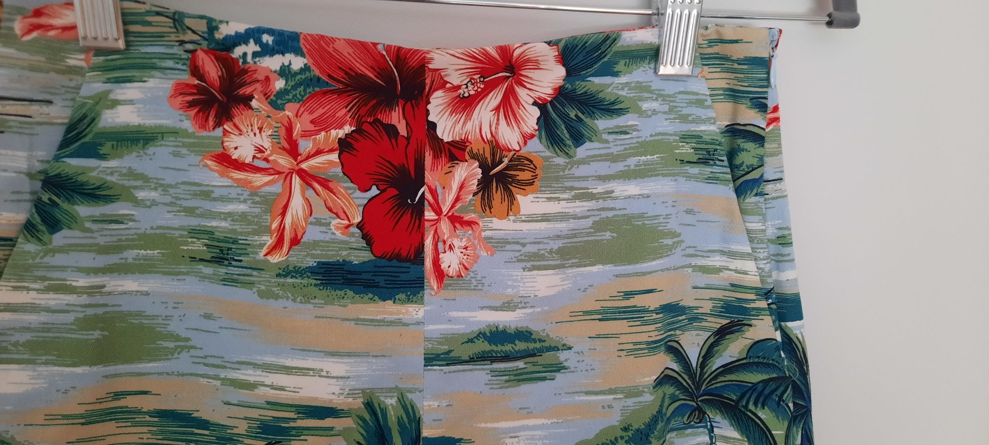 Calções estampado tropical Tam.S da Zara