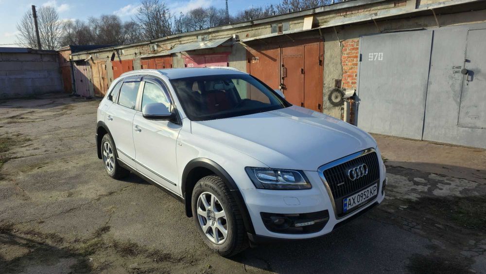 Продам AUDI Q5 2.0 TDI