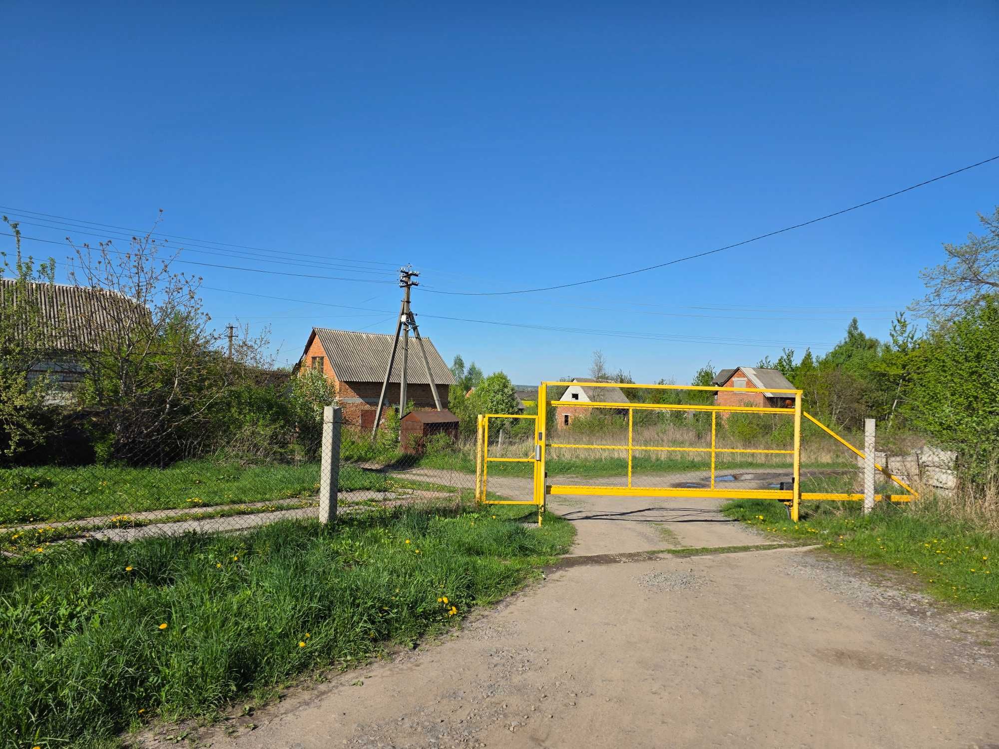 Дача,дачна ділянка з будинком